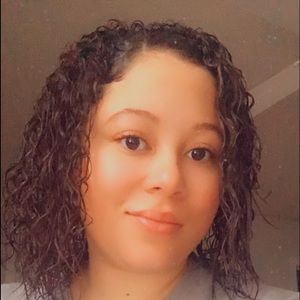 Meet your Posher, Simone